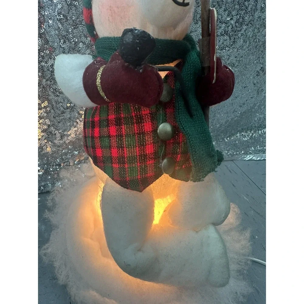 Vintage 1996 Trendmasters Christmas Lighted Snow Bear Winter